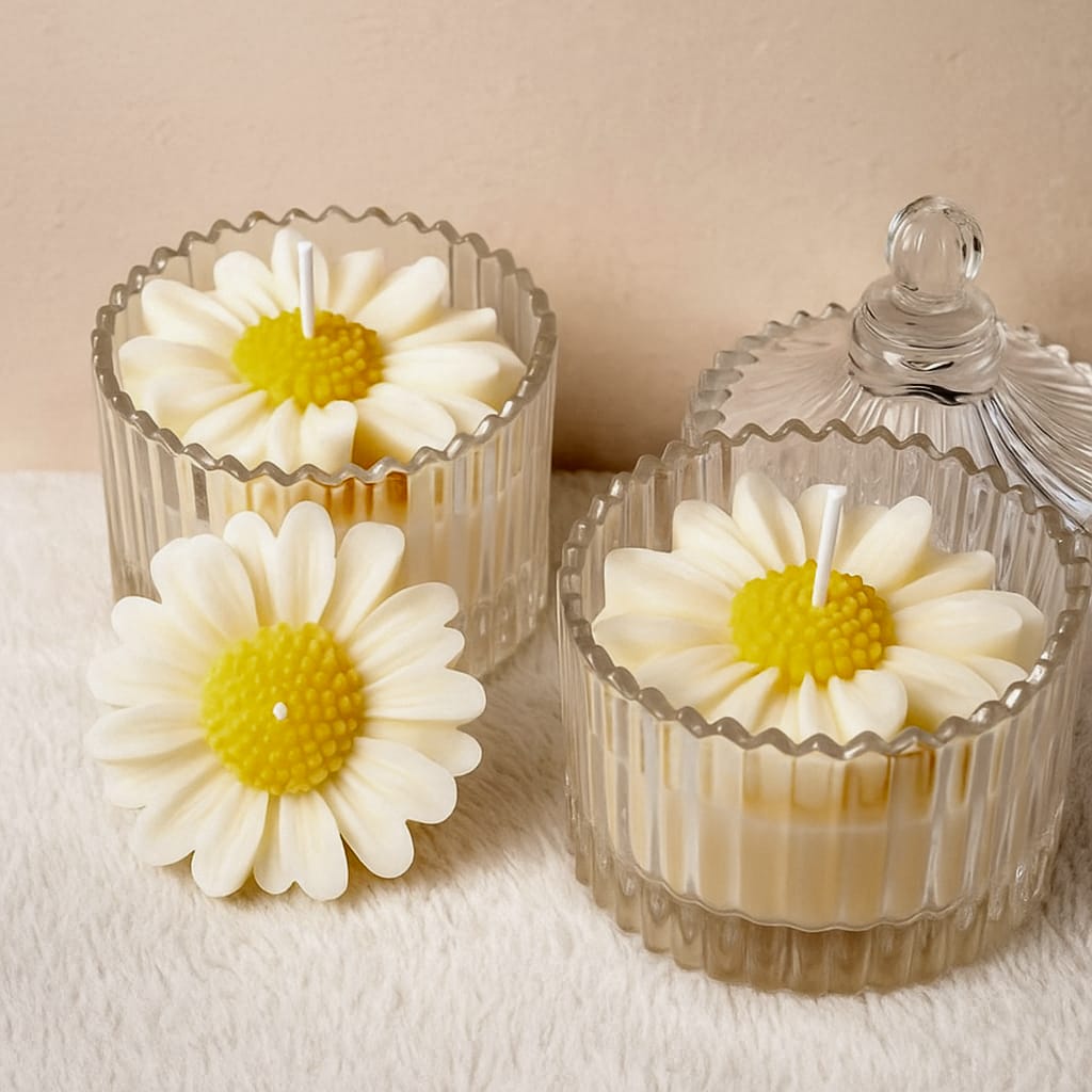 DAISY FLOWER SCENTED CANDLE